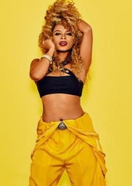 Fleur East photo