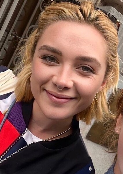 Florence Pugh photo