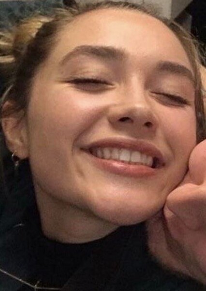 Florence Pugh photo