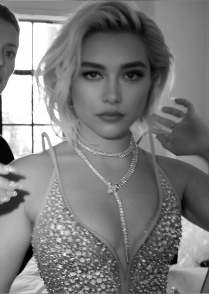 Florence Pugh photo