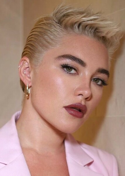 Florence Pugh photo