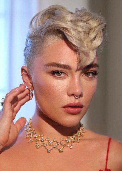 Florence Pugh photo