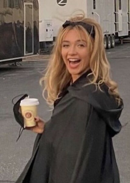 Florence Pugh photo