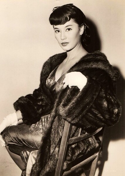 France Nuyen photo