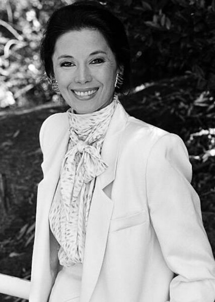 France Nuyen photo