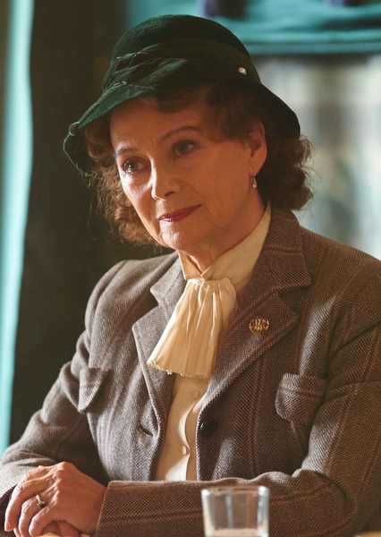 Francesca Annis photo