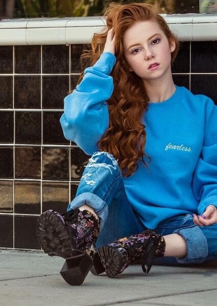 Francesca Capaldi photo