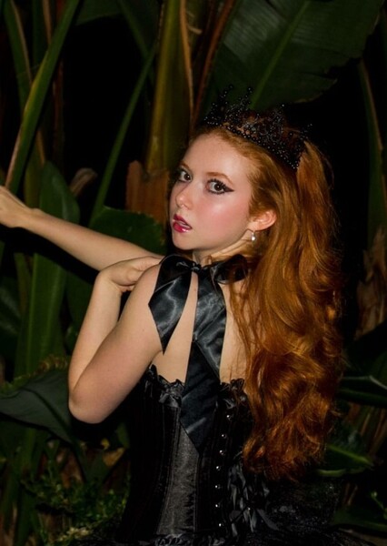 Francesca Capaldi photo