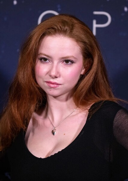 Francesca Capaldi photo