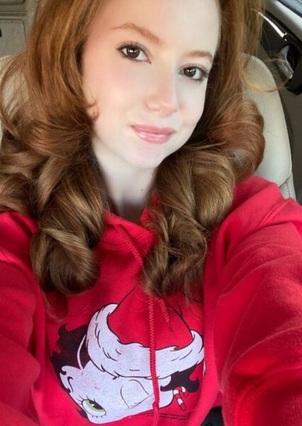 Francesca Capaldi photo