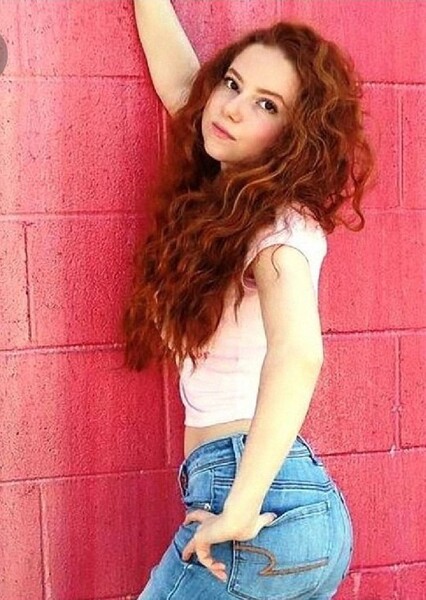Francesca Capaldi photo