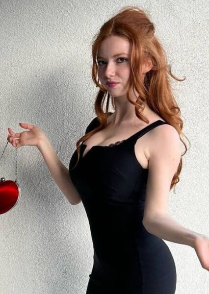 Francesca Capaldi photo