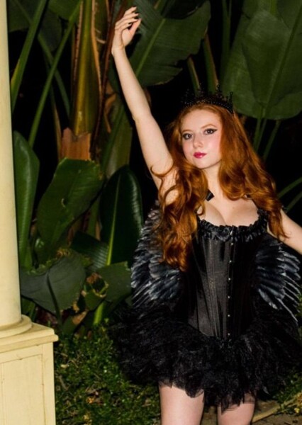 Francesca Capaldi photo