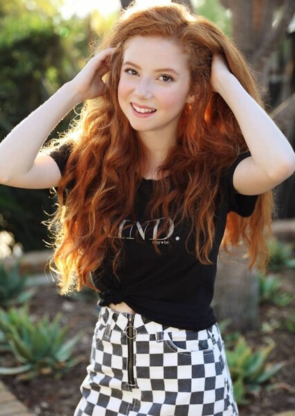Francesca Capaldi photo