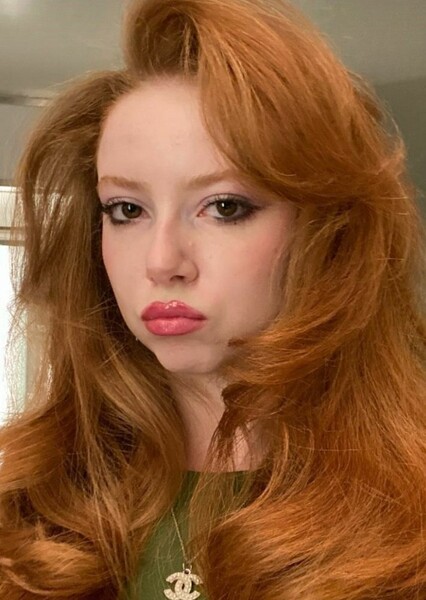 Francesca Capaldi photo