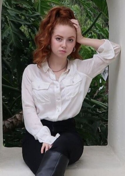 Francesca Capaldi photo