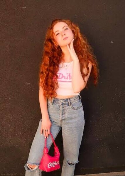 Francesca Capaldi photo