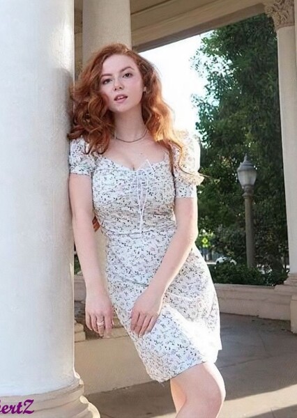 Francesca Capaldi photo