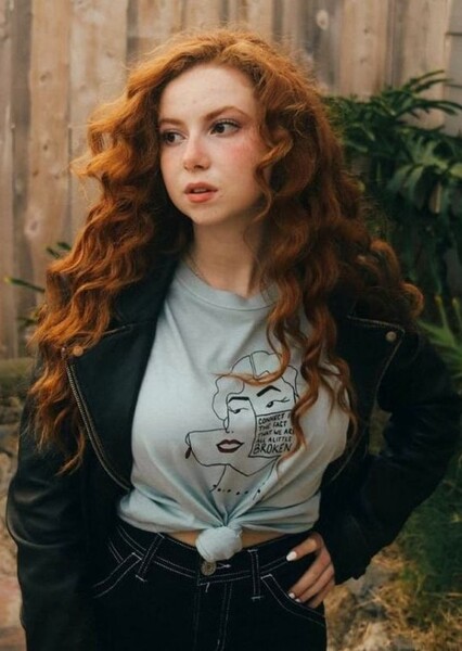 Francesca Capaldi photo