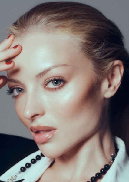 Francesca Eastwood photo