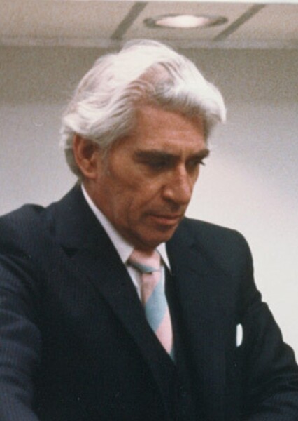 Frank Finlay