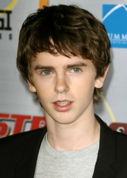 Freddie Highmore photo