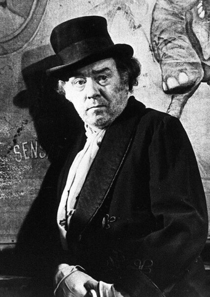 Freddie Jones photo