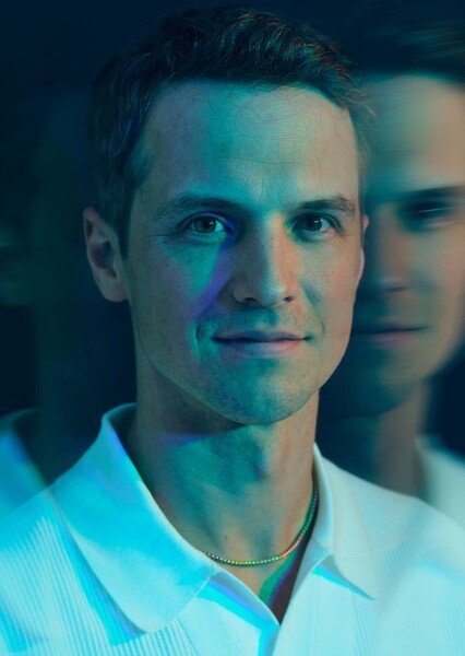 Freddie Stroma