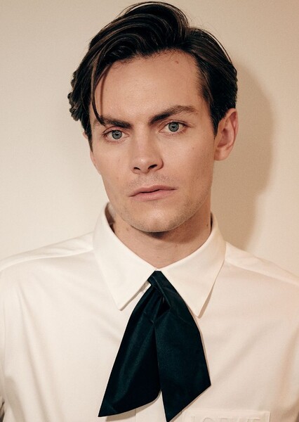 Freddy Carter photo