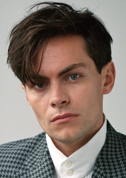 Freddy Carter photo
