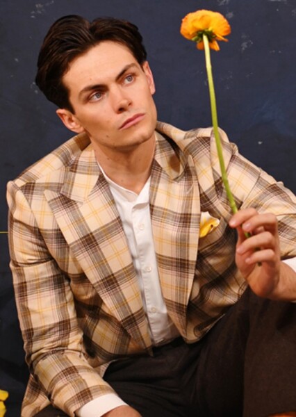 Freddy Carter photo