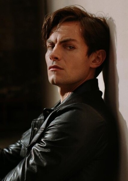 Freddy Carter photo