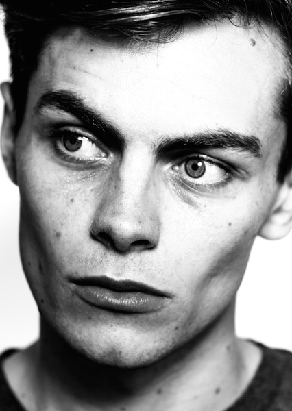 Freddy Carter photo