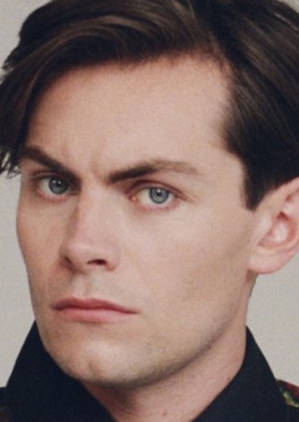 Freddy Carter photo