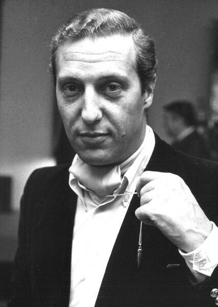 Frederick Forsyth photo