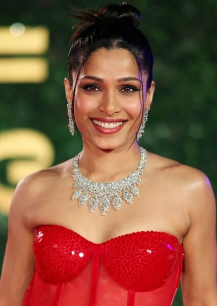 Freida Pinto photo