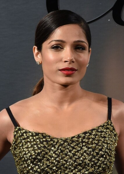Freida Pinto photo