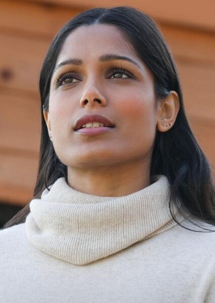 Freida Pinto photo