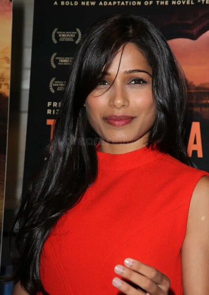 Freida Pinto photo