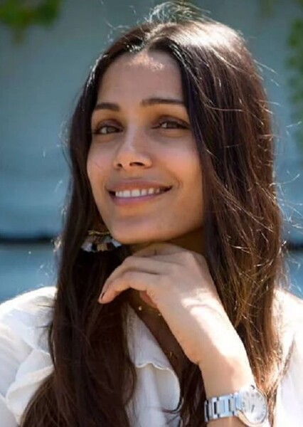 Freida Pinto photo