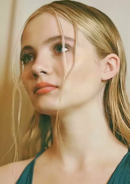 Freya Allan photo