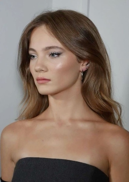 Freya Allan photo