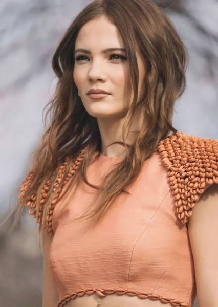 Freya Allan photo
