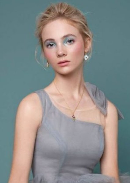 Freya Allan photo
