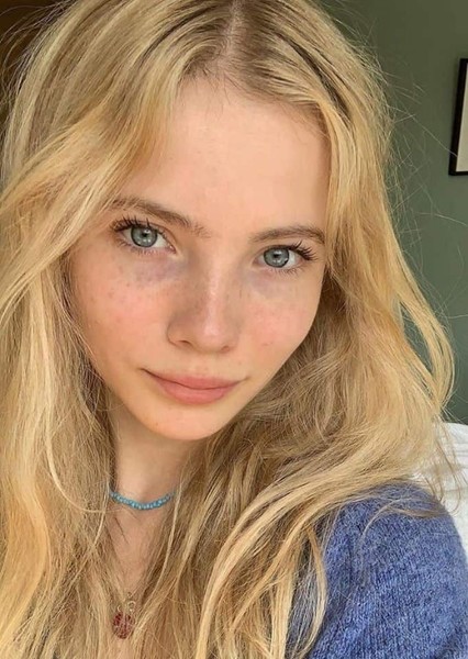 Freya Allan photo