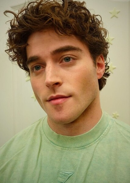 Froy Gutierrez photo