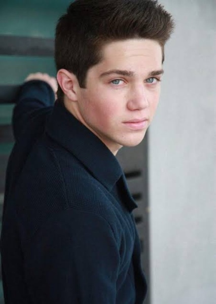 Froy Gutierrez photo
