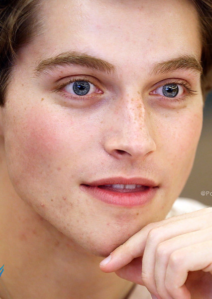 Froy Gutierrez photo