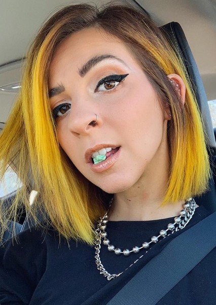 Gabbie Hanna photo
