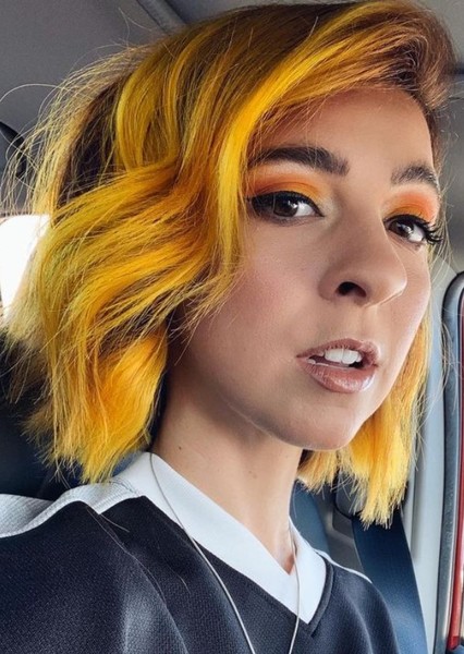 Gabbie Hanna photo